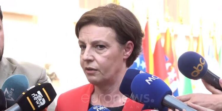 Vizita e Vuçiç në Moskë, Gërvalla kërkon nga BE gjuhë të ashpër ndaj Serbisë