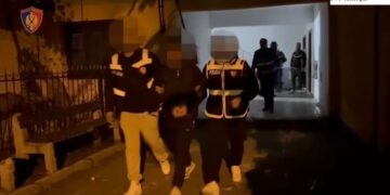 Shiste doza kokaine dhe kanabisi në Maliq, arrestohet 39-vjeçari