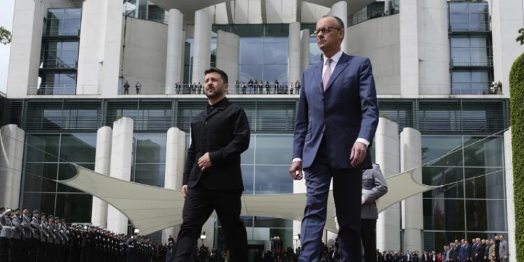 “Armë me rreze të gjatë”/ Kancelari Merz ‘konfirmon’: Gjermania dhe Ukraina do të prodhojnë së bashku