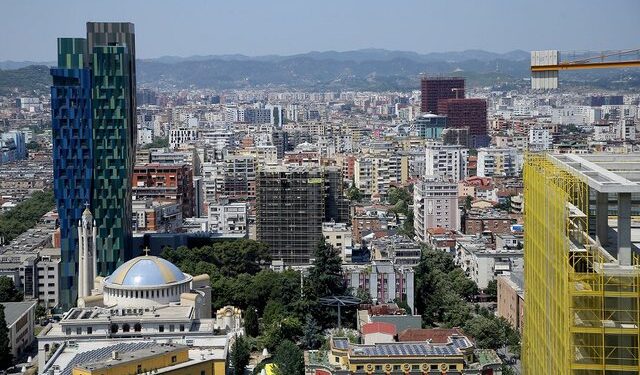Kontrasti në Shqipëri, Ulen kostot e ndërtimit, por rriten çmimet e apartamenteve