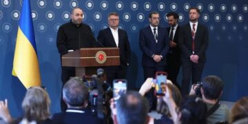 Analiza: Paqja mes Rusisë dhe Ukrainës, më e largët seç dukej