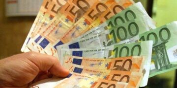 Komisioni Evropian i jep dritën jeshile Bullgarisë për euron