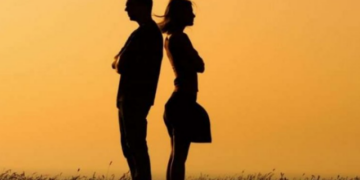 Pse shumë çifte ndahen gjatë pushimeve verore?