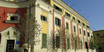 Hakerët s*lmuan faqen online, Bashkia Tiranë: Pezullohet regjistrimi në çerdhe dhe kopshte