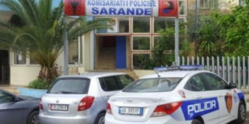 ‘Plas’ grushti dhe thika në Sarandë, procedohen 4 shtetas
