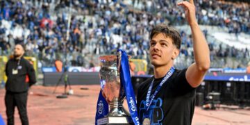 E ardhmja e Ardon Jasharit, mesfushori pëlqehet në Premier League