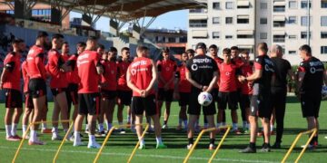 Përgatitjet për ndeshjen me Serbinë, sulmuesi mungon në stërvitjet e Kombëtares