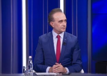 “Vërteton vjedhjen e votave”, habit demokrati: Rama nuk i do 83 mandate, i dolën zgjedhjet jashtë kontrollit