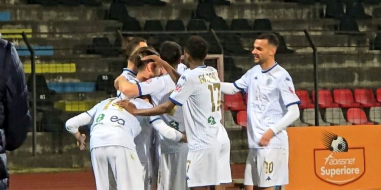 Dinamo në ritëm stërvitjeje, por me dy yje jashtë loje