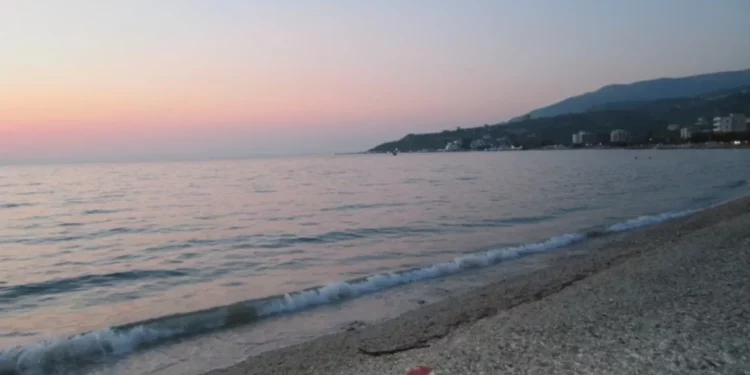 Shpëtohet 13-vjeçarja nga mbytja në “Plazhin e Vjetër”