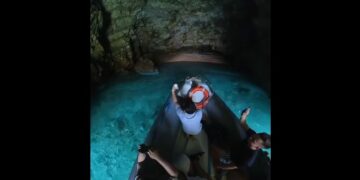 Rama ndan pamje mbresëlënëse të Gjireve të Karaburunit