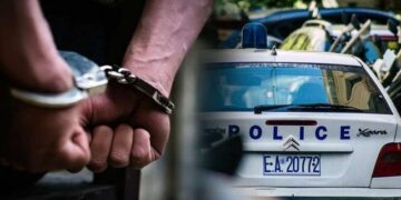 Drama në Greqi: Foshnja ndërron jetë, dyshohet dhunë nga prindërit