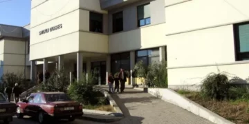 Ndryshim në Spitalin e Durrësit, pas dorëheqjes së Ani Dyrmishit emërohet drejtor i ri