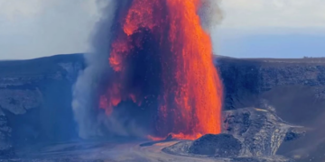 Shpërthen një nga vullkanet më aktivë në botë në mbi 100 metra në lartësi