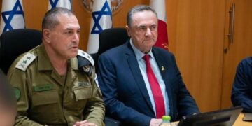 Ministri i Mbrojtjes së Izraelit: Teherani do të digjet nëse vijojnë sulmet, avionët tani janë gati drejt Iranit