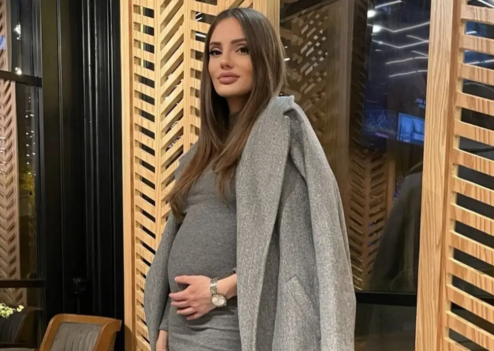 Ana Lika rrëfen sëmundjen neurologjike: Kisha frikë ta tregoja, vajzës i ndërpreva gjirin
