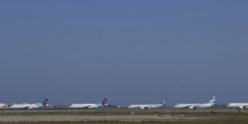 Hapësira ajrore iraniane rihapet pjesërisht për fluturime ndërkombëtare