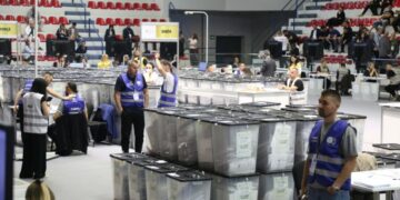 “Fletët ishin aty”, KAS i jep fund polemikës për Vlorën: Asnjë shkelje në 4 kutitë e hapura