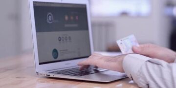 Shërbimet online, raporti: Vonesa në përditësimet nga institucionet