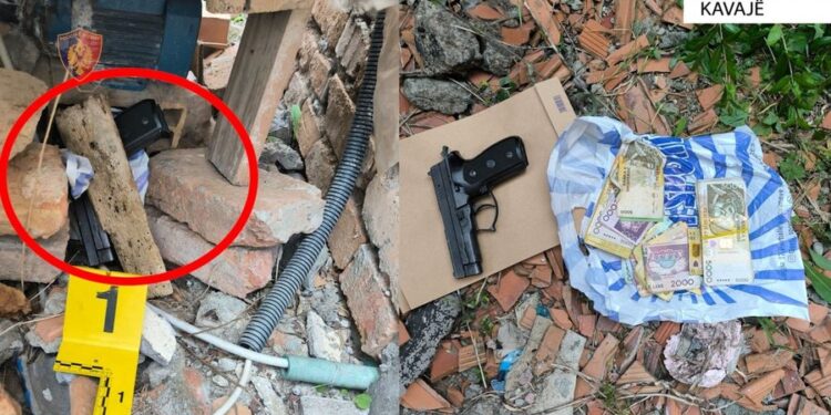 Fqinji qëllon me armë çiftin në Rrogozhinë