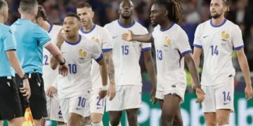 Kylian Mbappé humbet durimin me gjyqtarin në fund të ndeshjes…