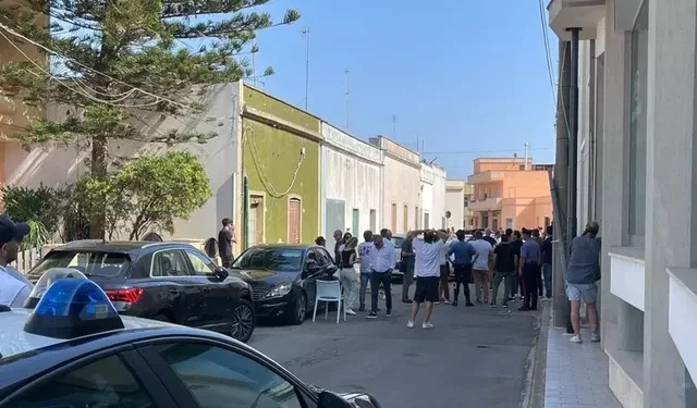 E rëndë në Itali/ Djali vr*t nënën me sëpa*ë, arrestohet 21-vjeçari