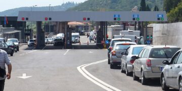 Ishte në kërkim dhe tentoi të arratisej, kapet 51-vjeçari në Hanin e Hotit