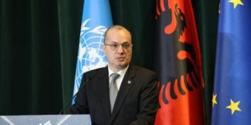 Evakuimi i shqiptarëve nga Izraeli, 3 prej tyre kanë mbërritur në Tiranë, një tjetër do të arrijë në mbrëmje në Shqipëri