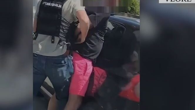 Merrte para për favorizimin e një subjekti privat, arrestohet punonjësi i OSSH-së në Vlorë