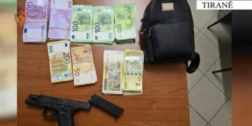 Goditen dy raste të armëmbajtjes pa leje në Tiranë