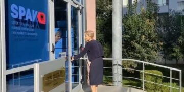 GJKKO pushon padinë për “shpifje” të juristit Romeo Kara ndaj Monika Kryemadhit