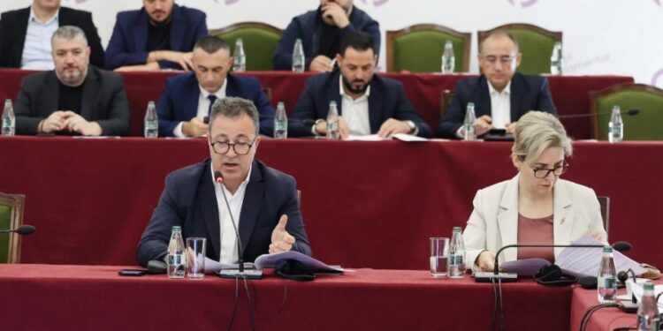 Socialistët “braktisin” kuvendin, kritika në mbledhje