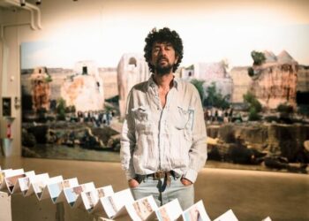 Ekspozita më e re në Galerinë “GOCAT” që të bën të mendosh se sa të ngjashëm dhe të ndryshëm jemi