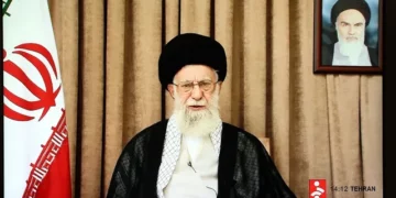 Udhëheqësi iranian: “Kemi goditur Izraelin me ndihmën e Zotit.”