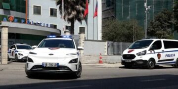 Durrës: Grabitje me armë ndaj të riu, arrestohet 40-vjeçari, në kërkim tre të tjerë