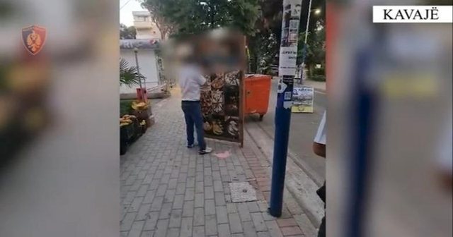 Zaptuan hapësirat publike, policia aksion për lirimin e tyre në Golem