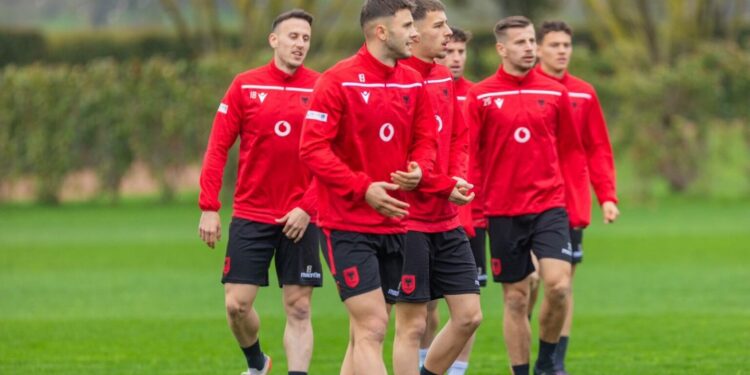 Mbrojtësi i Kombëtares me destinacion të ri, bashkohet me ekipin zviceran