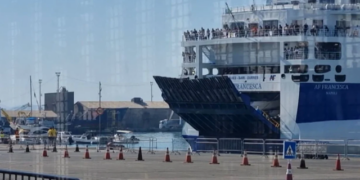 Dyndje pasagjerësh në Durrës, masa shtesë për korrikun