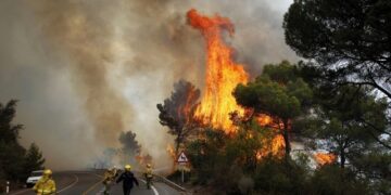 Spanjë, zjarri masiv djeg 500 hektarë pyje