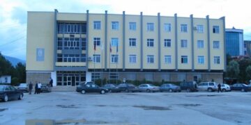 Shkarkime në Kukës: Largohen 14 administratorë njësish dhe 2 nënkryetarë bashkie