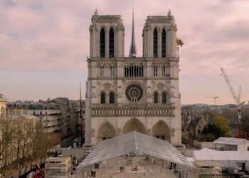 Microsoft : “Notre Dame” në Paris do të paraqitet në platformë digjitale
