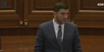Krasniqi: Kryeneçësia e Kurtit dhe partisë së tij ishin më e madhe se Kosova dhe demokracia
