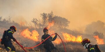 Greqia urdhëron pushime nga puna për shkak të të nxehtit