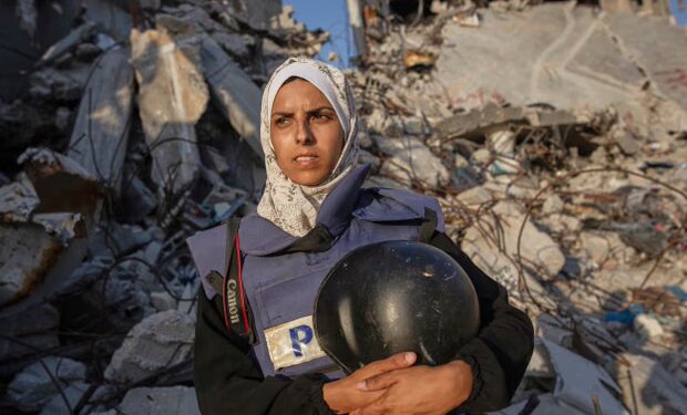 “Mos qaj për mua, bir”, mesazhi prekës i gazetares që u vra në Gaza nga një sulm izraelit