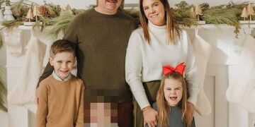 “Çmendet” gruaja, i jep fund të gjithë familjes, i vetmi i shpëtuar djali i saj 3-vjeçar