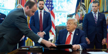 “SHBA nuk po shpenzon për Ukrainën”, Trump: Dërgesat e armëve paguhen nga NATO