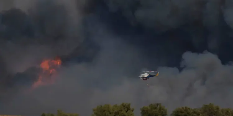 Greqia vazhdon “luftën” me zjarret, humb jetën një person