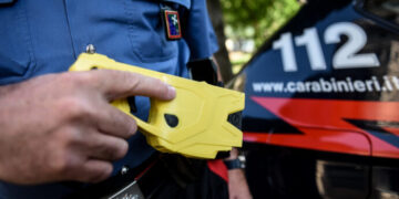 Policët nën akuzë/ Dy vdekje nga përdorimi i pistoletës elektroshok në Itali, humb jetën edhe një shqiptar