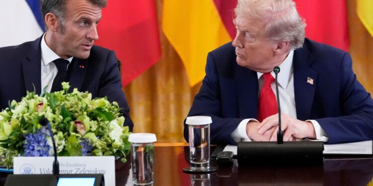 Macron: Evropa duhet të përfaqësohet në bisedimet trepalëshe Trump-Putin-Zelensky