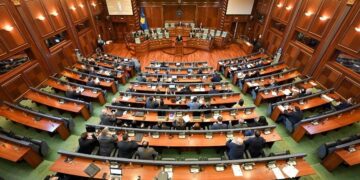 Avokatët: Gjykata Kushtetuese është e qartë në vendimin për themelimin e Kuvendit të Kosovës, një kandidat për kryetar